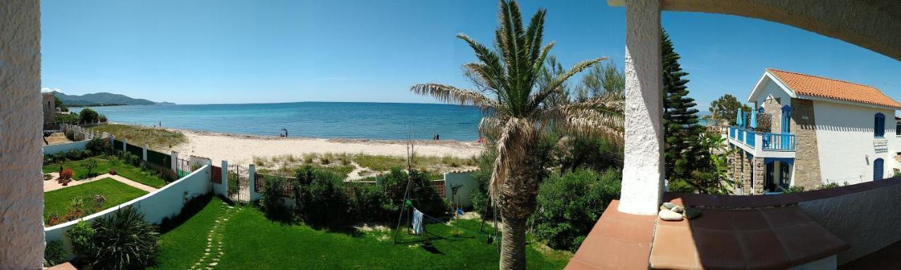 In Front Of The Beach - La Terrazza Sul Mare Флумини-ди-Кварту Экстерьер фото