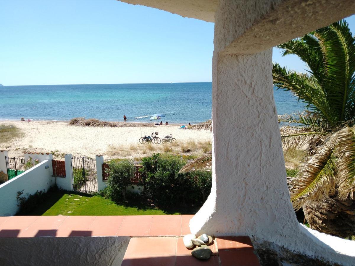 In Front Of The Beach - La Terrazza Sul Mare Флумини-ди-Кварту Экстерьер фото