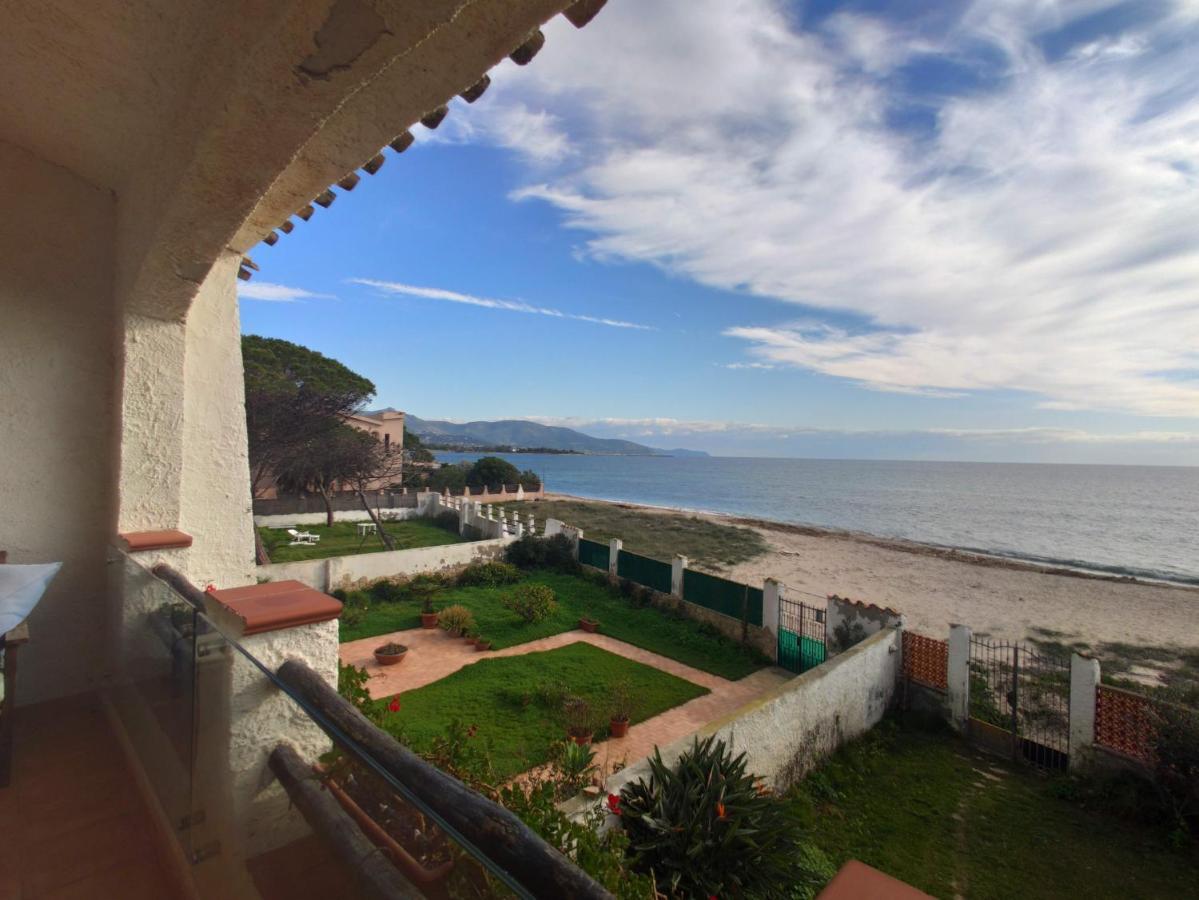 In Front Of The Beach - La Terrazza Sul Mare Флумини-ди-Кварту Экстерьер фото